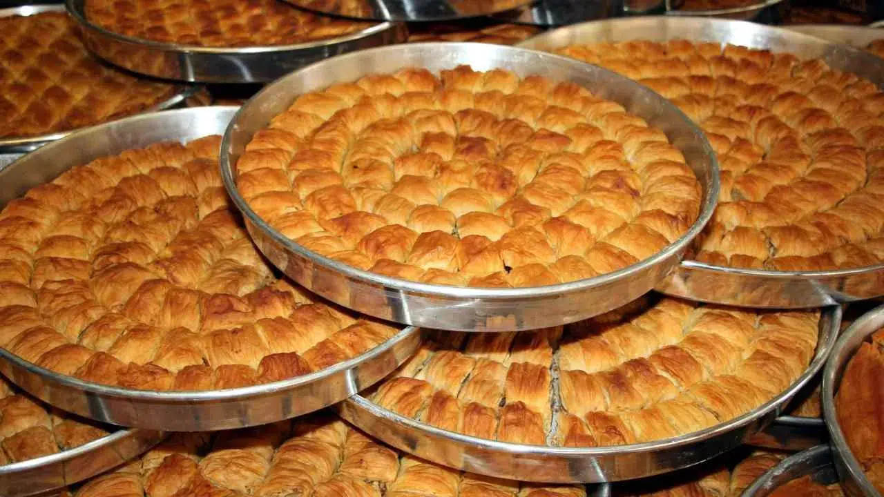 RAMAZAN BAYRAMI NE ZAMAN 2026? Bayram Tatili Hangi Gün Başlıyor, Arefe Ne Zaman ve Ramazan Bayramı Tatili Kaç Gün?