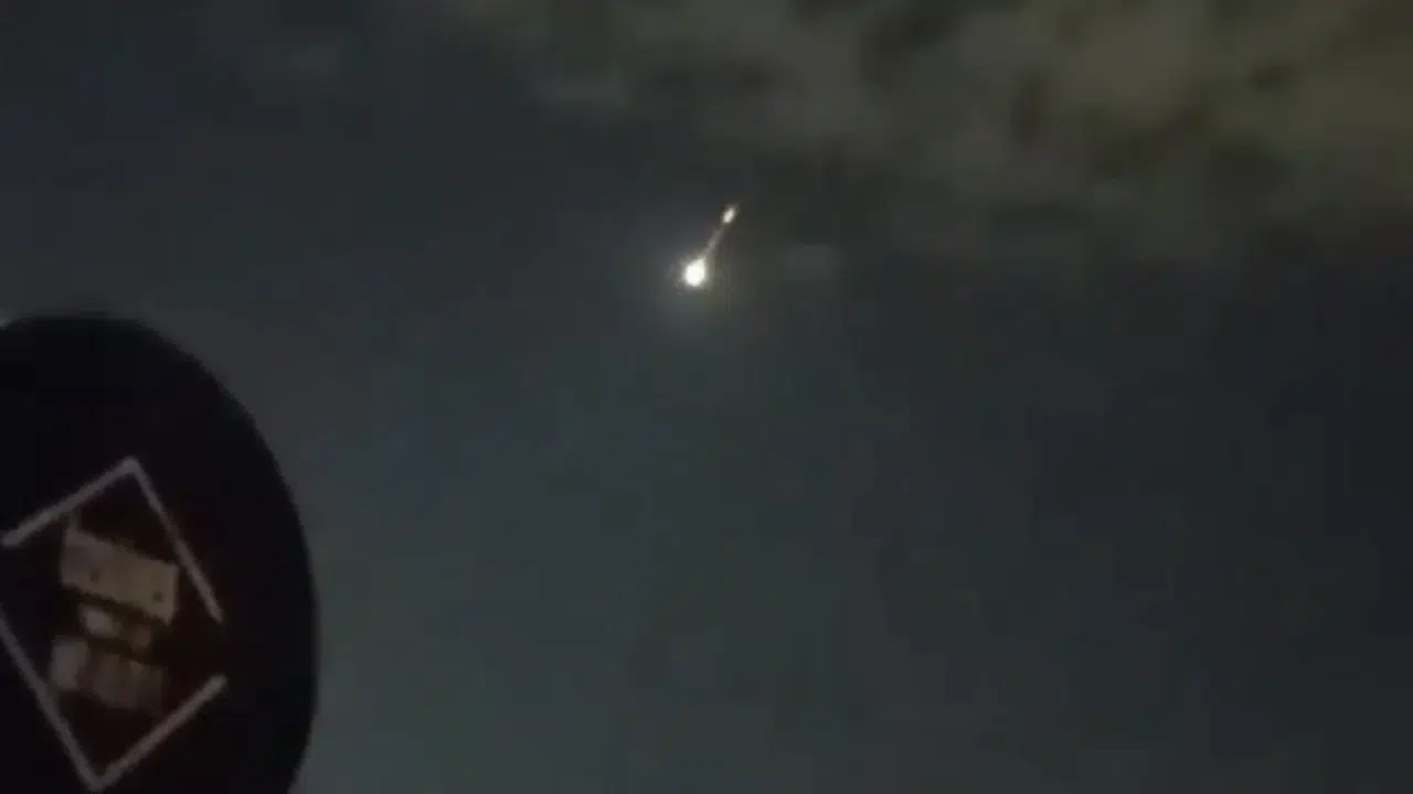 ADANA VE BATMAN’DA SİRENLER NEDEN ÇALDI? İncirlik Üssü Alarm mı Verdi, Gökyüzündeki Cisim Neydi?