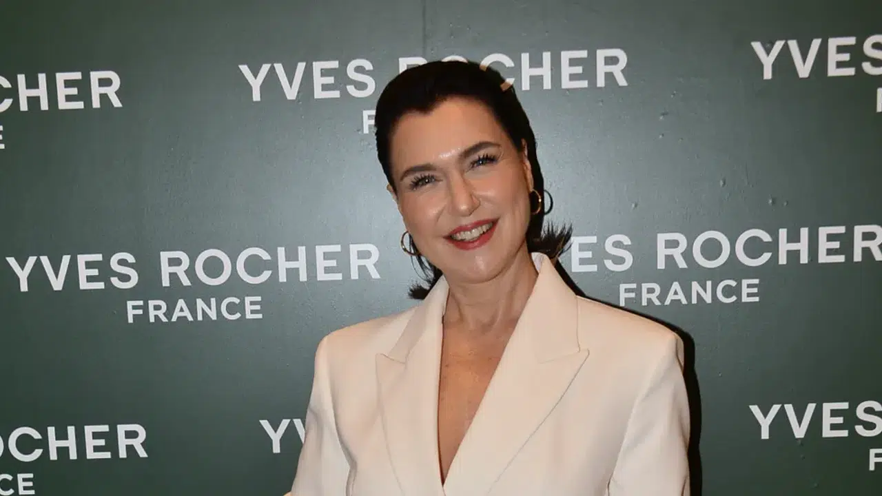 Güzellik dünyasında yeni dönem! Şevval Sam marka yüzü oldu