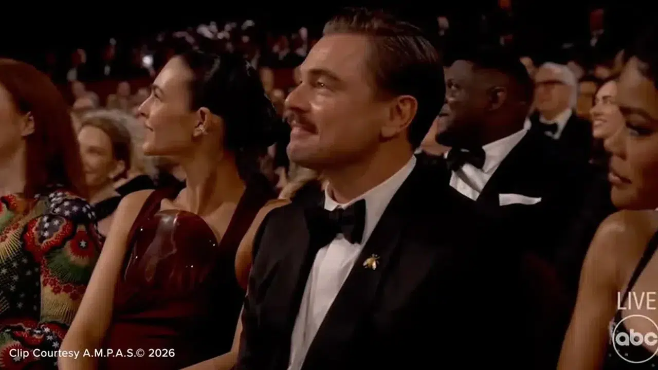 Oscar Gecesinde Leonardo DiCaprio’ya Yoğun İlgi! Yeni Tarzı Tartışma Yarattı