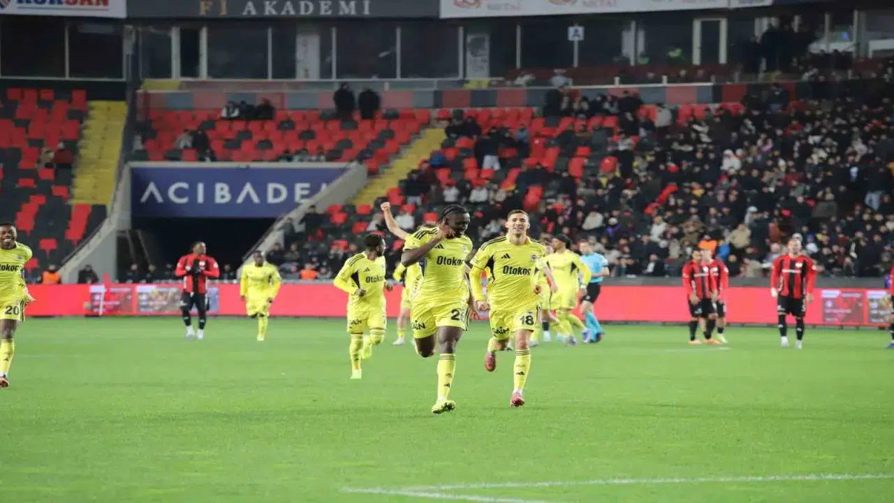 GAZİANTEP FK – FENERBAHÇE MAÇI KAÇ KAÇ BİTTİ! Maçın Özeti Ne, Golleri Kim Attı, Puan Durumu Nasıl Etkilendi?