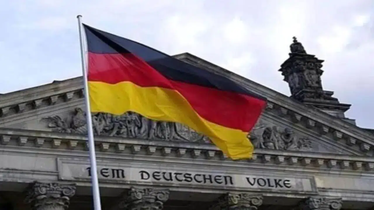 Almanya Nitelikli İş Gücü Alımı 2026, Türkiye’den Çalışanlara 60 Bin Euro Maaş, Çalışma ve Oturma İzni Nasıl Alınır?