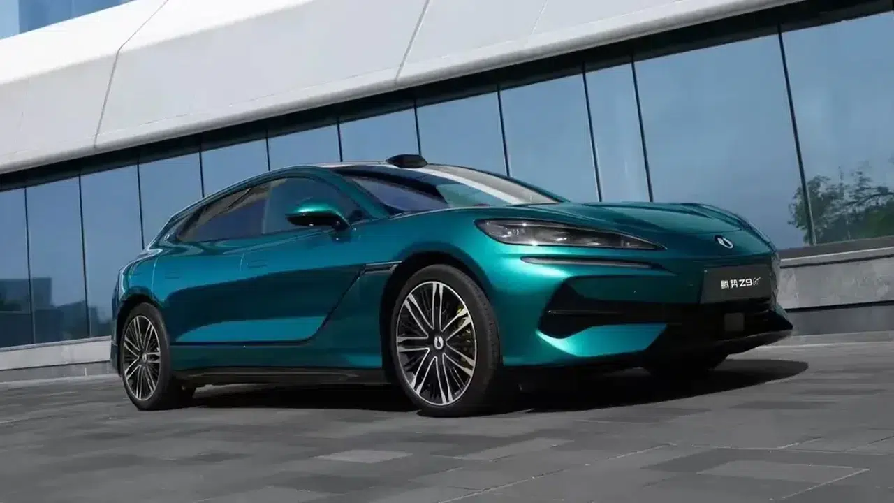 1.036 Km Menzil! Denza Z9 GT Elektrikli Otomobilde Rekoru Zorluyor