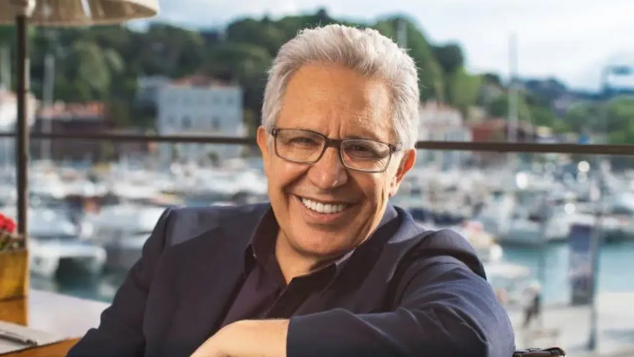 ZÜLFÜ LİVANELİ SON ADA KİTABI NEDİR? Yeni final ne, ne zaman çıktı, konusu ne, neden değişti?