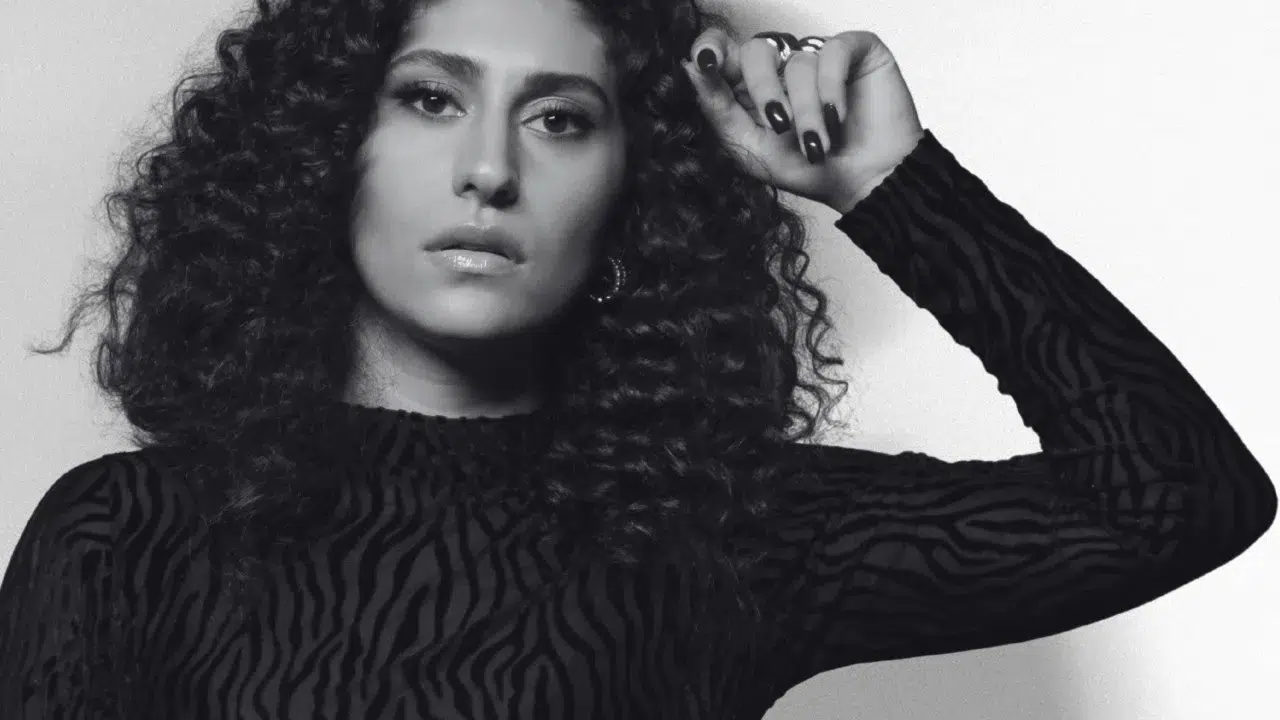 Elif Sanchez’den Yunan klasiğine güçlü yorum