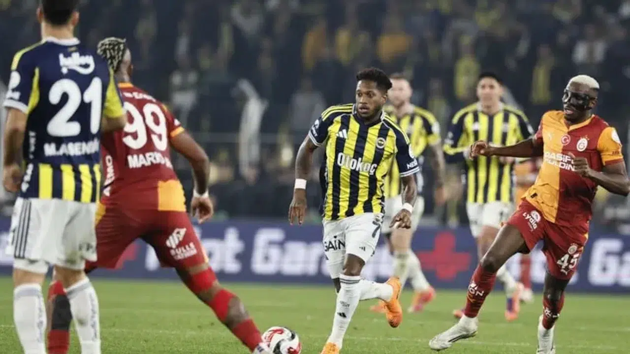 Süper Lig’de Nefesler Tutuldu: Fenerbahçe- Galatasaray Derbisinin Tarihi Belli Oldu!