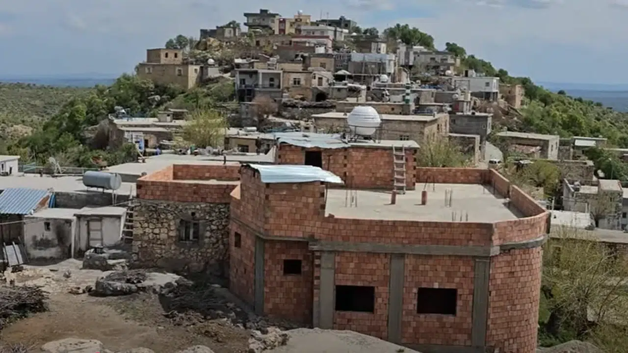 GERCUŞ SEKİ KÖYÜ KÜRTÇE İSMİ NEDİR? Seki Köyü Kürtçe, Süryanice ve Türkçe Adı