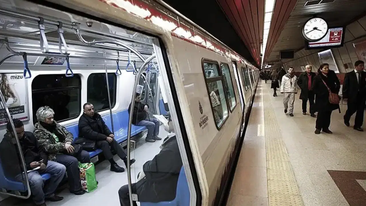 8 MART M2 YENİKAPI - HACIOSMAN METRO HATTI ÇALIŞIYOR MU? M2 Metro Taksim Durağı Neden Kapalı?