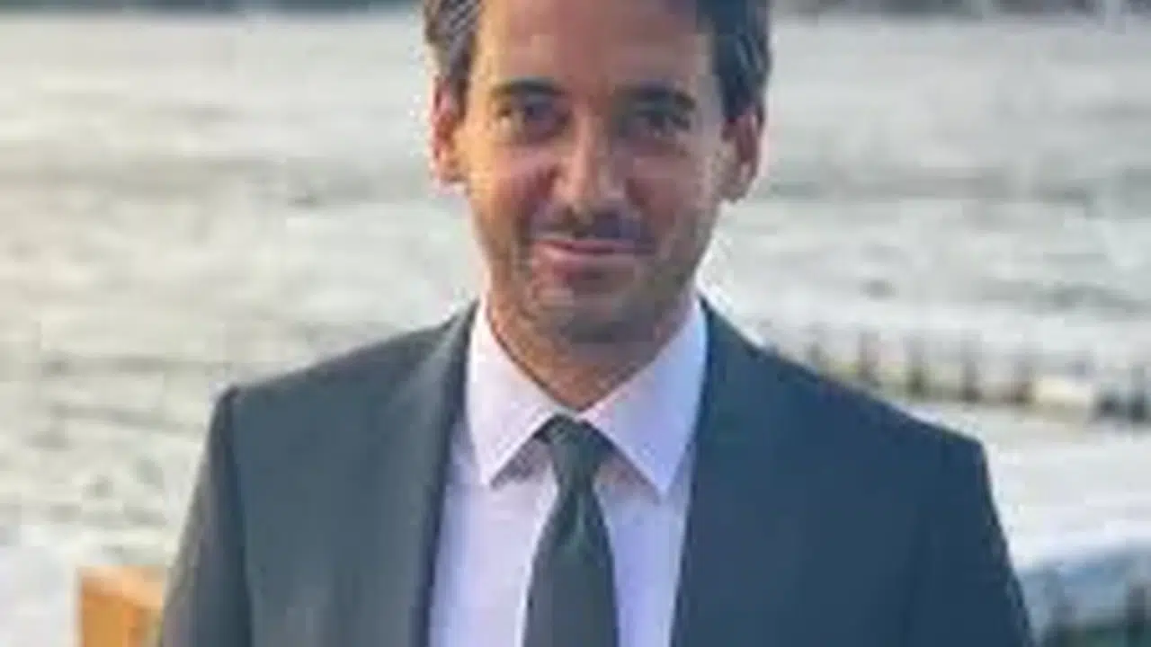 DENİZ URAS KİMDİR VE HAYATI! Kimin oğlu, ne mezunu?