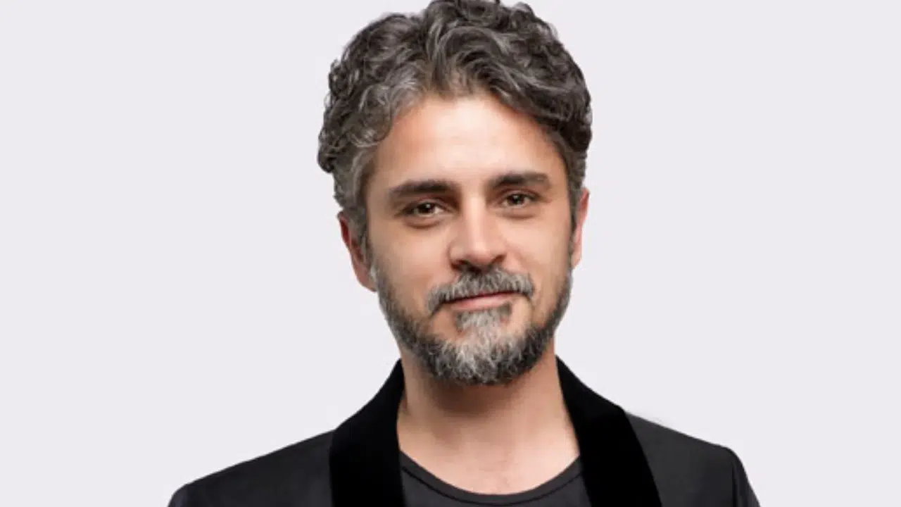 UMUT KURT KAÇ YAŞINDA! kimdir, aslen nereli, mesleği ne, evli mi, nerelerde oynadı?