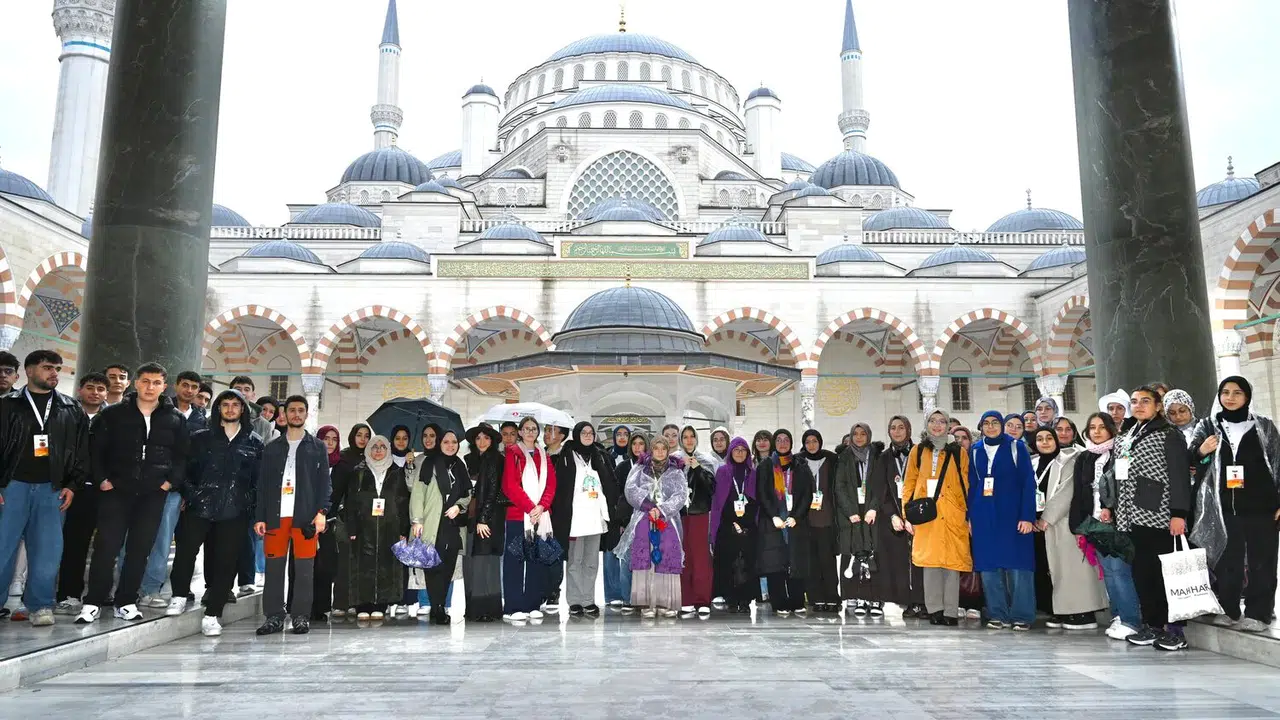Başkan Altay’dan Gençliğe Vizyon Hamlesi: Konya’dan İstanbul’a Tarih Köprüsü!