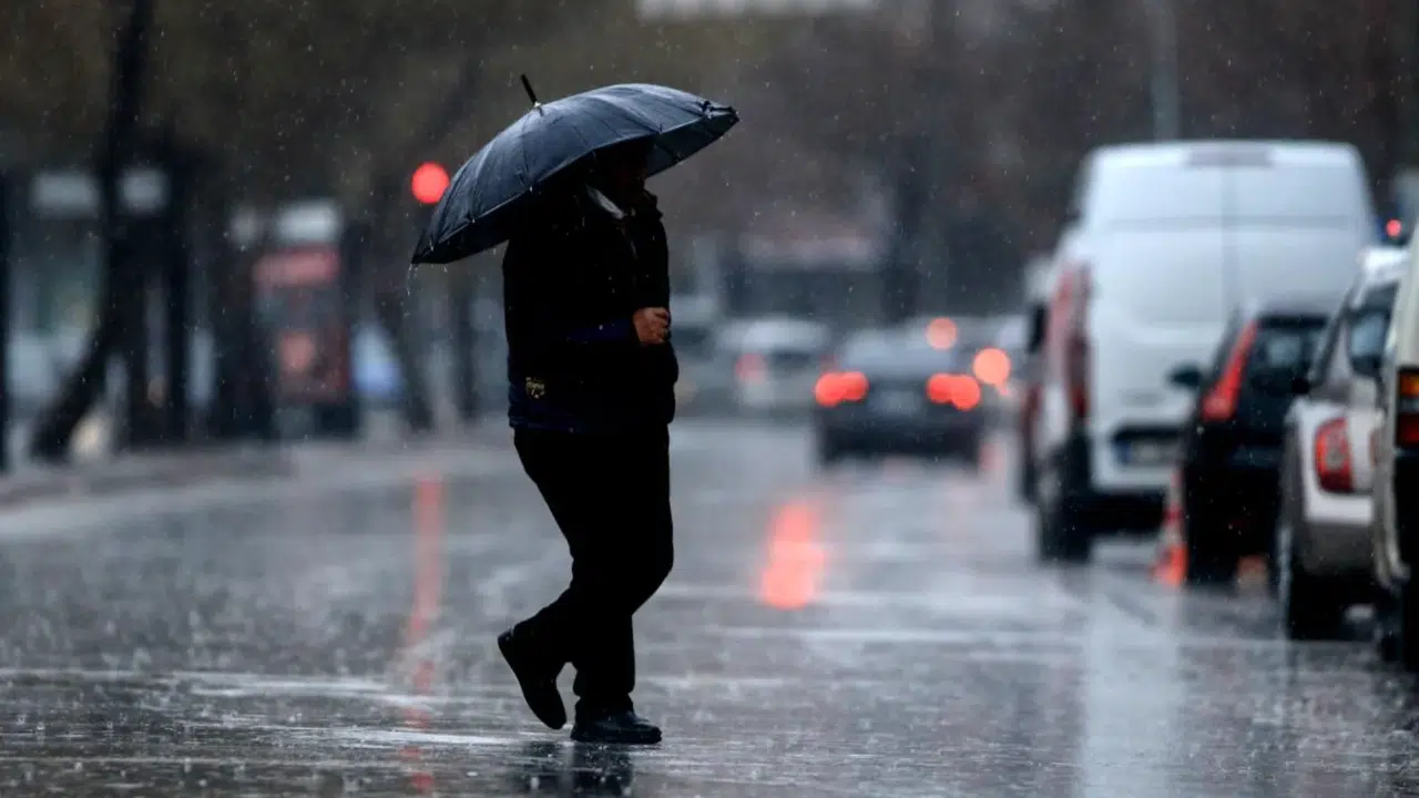 METEOROLOJİ SON HAVA DURUMU TAHMİNİ! İstanbul’da yağmur saat kaçta başlayacak, Cuma günü hangi illerde kar bekleniyor?