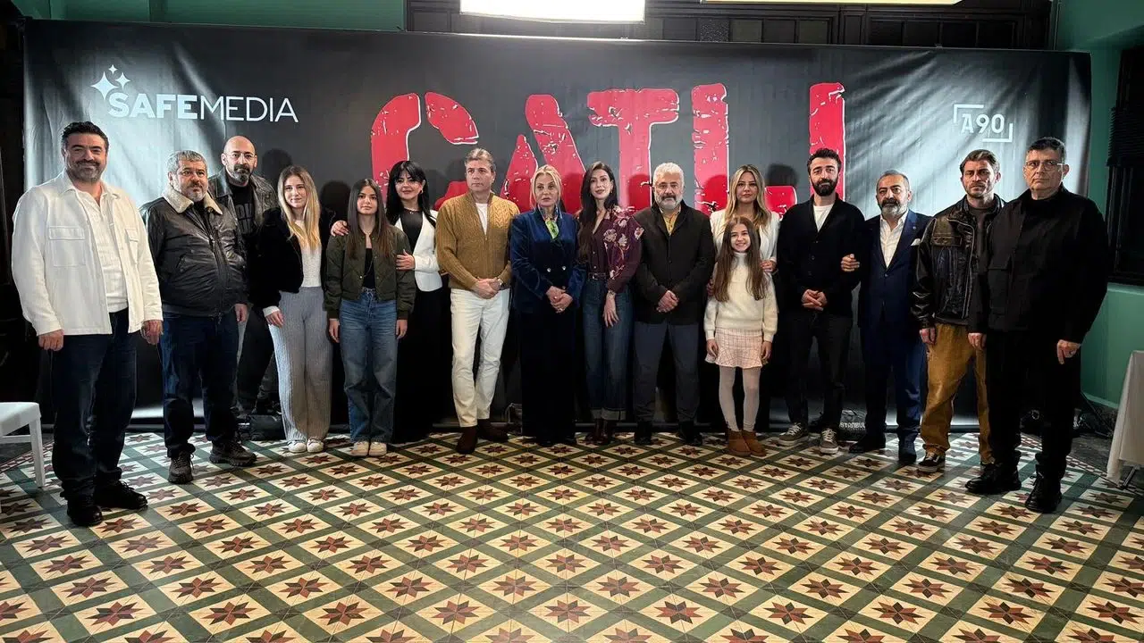 ÇATLI FİLMİ FULL OYUNCU KADROSU! Başrol kim, Filmin müzikleri kimden çıktı?