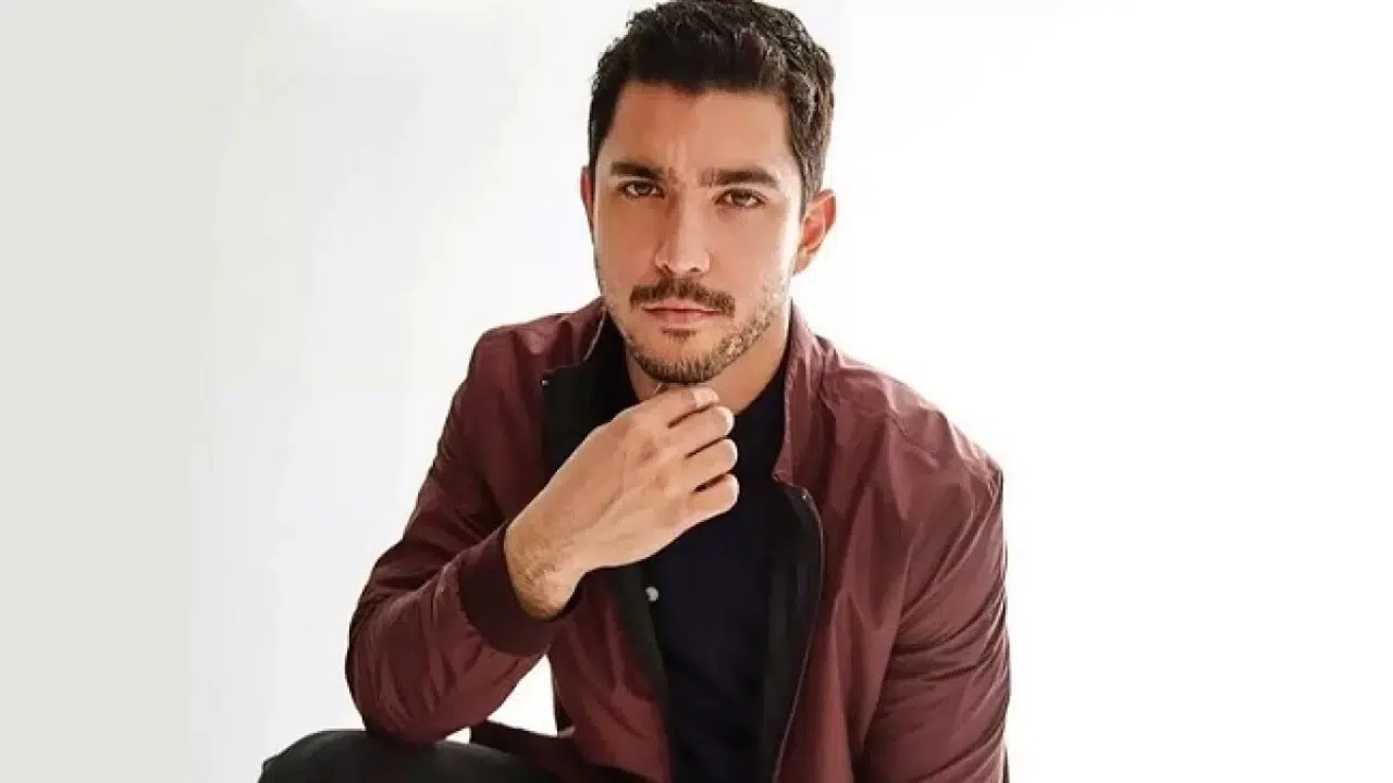 KAAN YILDIRIM KAÇ YAŞINDA? Hangi dizilerde oynadı, oyunculuk eğitimi nerede aldı ve kariyerine nasıl başladı?