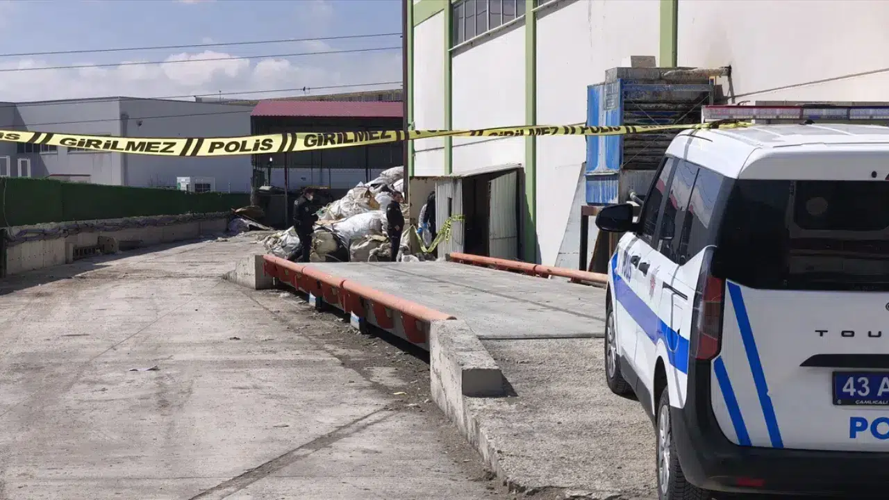 Kütahya’da yürek burkan olay! İşçi havuza düştü, ekipler yetişemedi