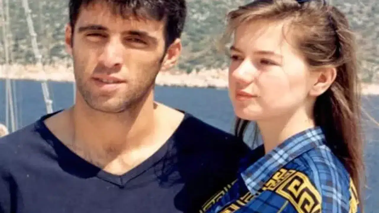 HAKAN ŞÜKÜR İLK EŞİ (KARISI) KİMDİR? Esra Elbirlik Kimdir, Neden Öldü, Ölüm Sebebi Neydi?