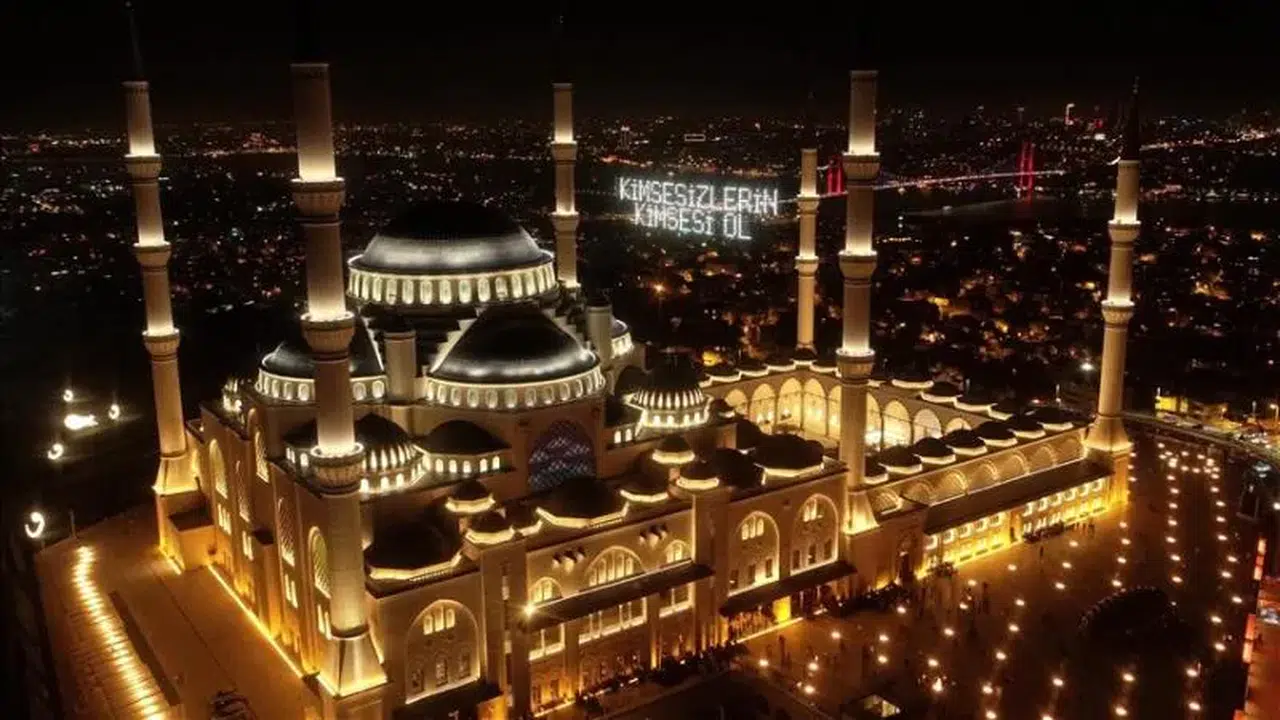 Kur’an’da 'Bin Aydan Hayırlı' Olarak Anılan Kadir Gecesi Pazartesi İdrak Edilecek