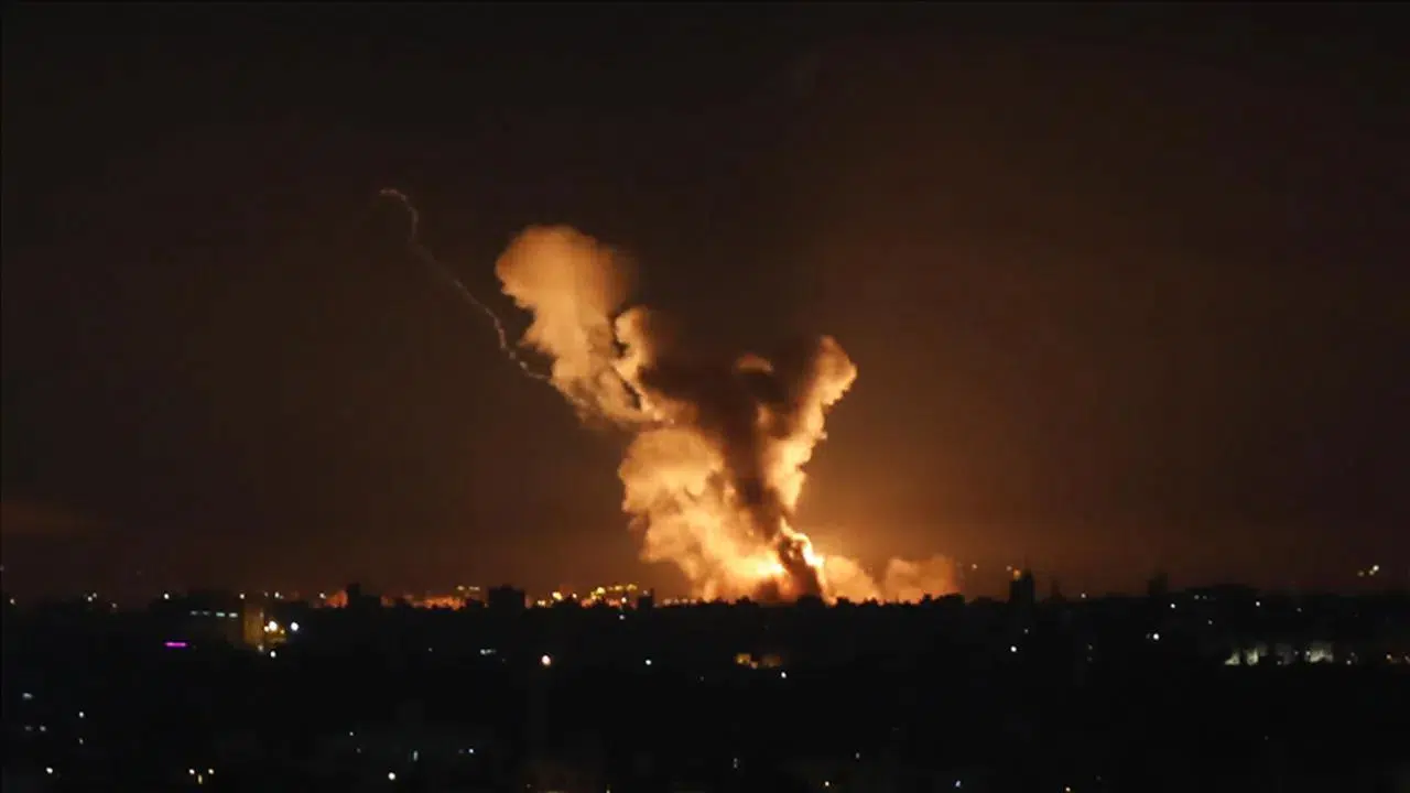 Katil İsrail’den Lübnan’a Gece Bombardımanı! Sürgün Emri Verilen Belde Vuruldu