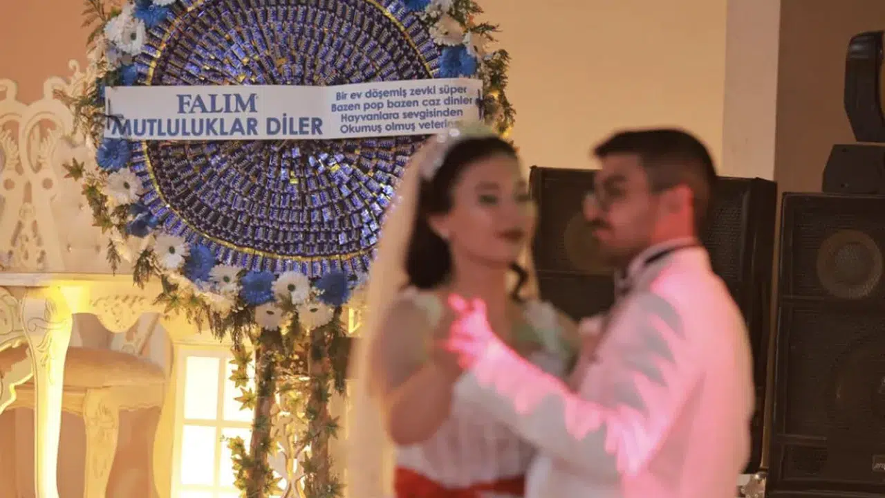 Falım manisi aşka dönüştü: İzmir’de dikkat çeken evlilik hikâyesi