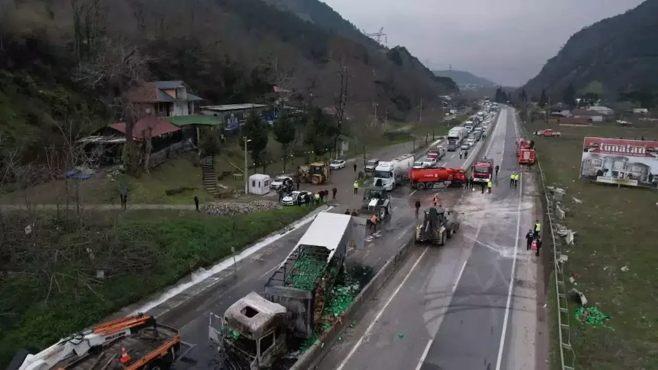 Sevinç Yerini Acıya Bıraktı! Bayram Trafiğinde 31 Kişi Hayatını Kaybetti
