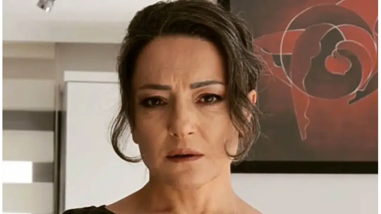 Ekrandaki Sert Fidan, Gerçekte Yoga Ustası Çıktı: 54 Yaşındaki İlkay Kayku’dan Yoga Pozları!