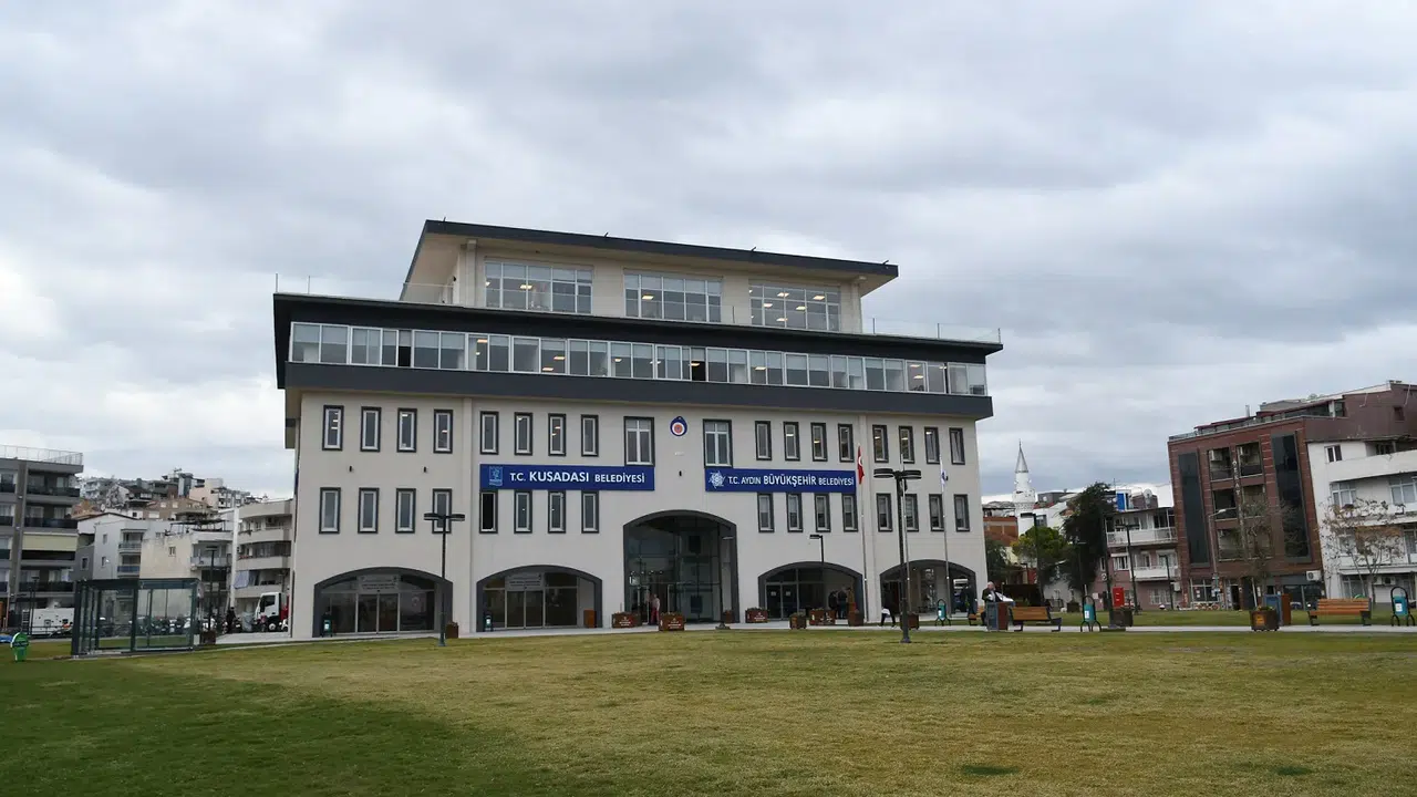 KUŞADASI BELEDİYESİ HANGİ PARTİNİN YÖNETİMİNDE? Belediye meclisinde parti dağılımı nasıl? CHP kaç üyeyle çoğunluk sağlıyor?