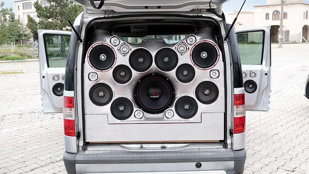 SES SİSTEMİ CEZASI 2026'DA KAÇ PARA! Ses sistemi cezası yürürlüğe girdi mi, ertelendi mi, multimedya yasak mı?