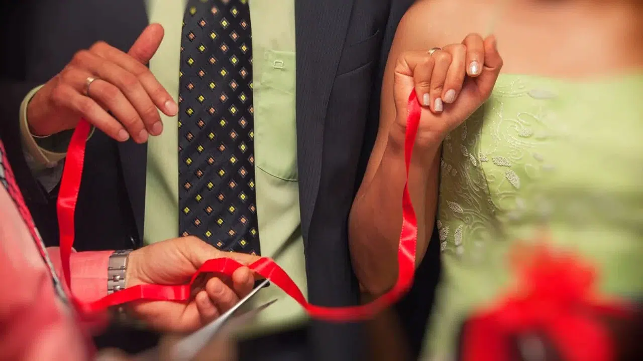 RÜYADA EVLİ BİRİNİN NİŞANLANDIĞINI GÖRMEK DİYANET’E GÖRE NE ANLAMA GELİR? Rüya'da nişanlandığını görmek neye işaret eder?