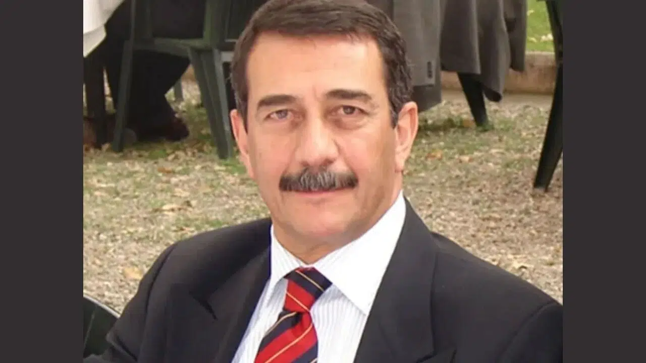 AHMET SÜHA UMAR KİMDİR VE HAYATI! Kaç Doğumlu, Hangi Görevlerde Bulundu, Aslen Nereli, Eşi Kim?