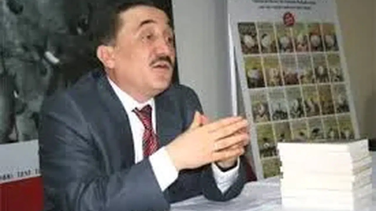 KEMAL ARKUN KİMDİR VE HAYATI! Kaç yaşında, aslen nereli, doğum yeri, yazdığı kitaplar?