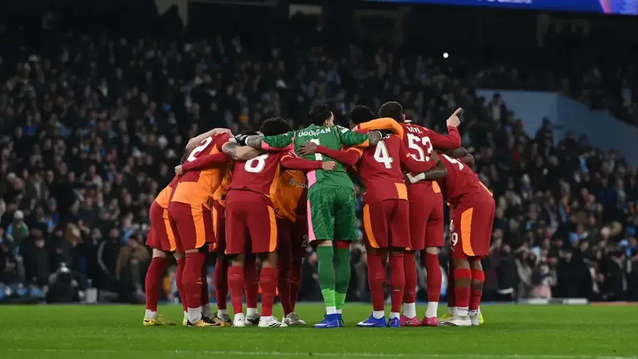 GALATASARAY LİVERPOOL’U ELEYEBİLİR Mİ! Yapay Zeka 100 Bin Simülasyon Yaptı, İşte Sonuçlar