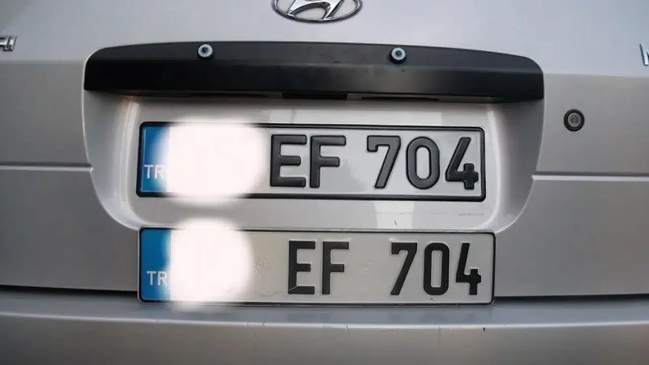 APP PLAKA NE CEZASI NE KADAR? 2026’da APP Plaka Cezası Kaç TL, Araç Bağlanır mı, Ehliyete El Konulur mu?