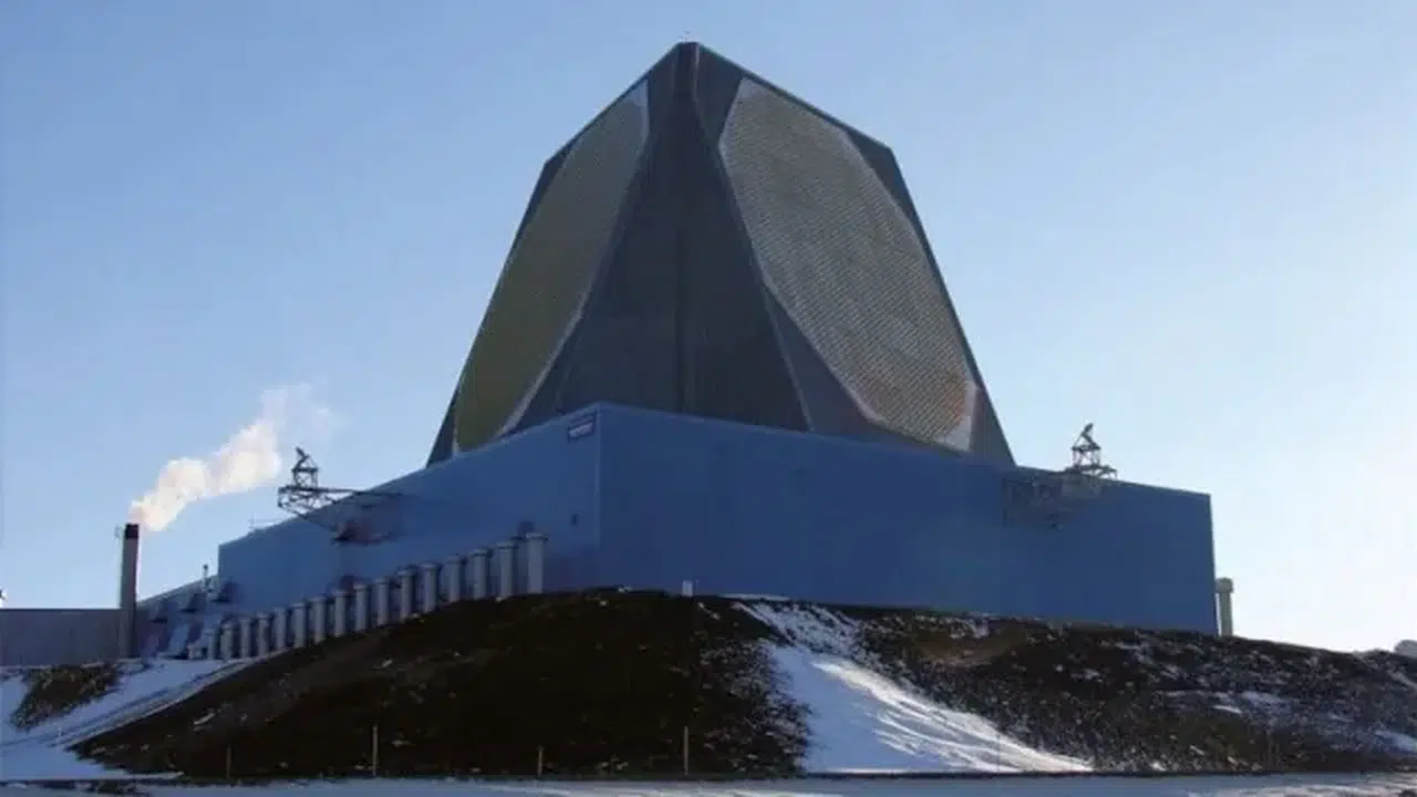 Körfez’de Kritik Hamle! ABD’nin Dev Radarı Füze Hedefi Oldu