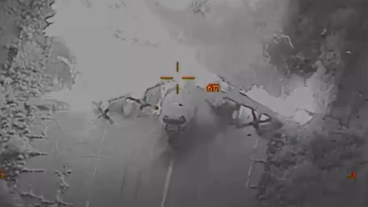 CENTCOM’dan Yeni Görüntüler, İran’ın Askeri Uçakları İmha Edildi