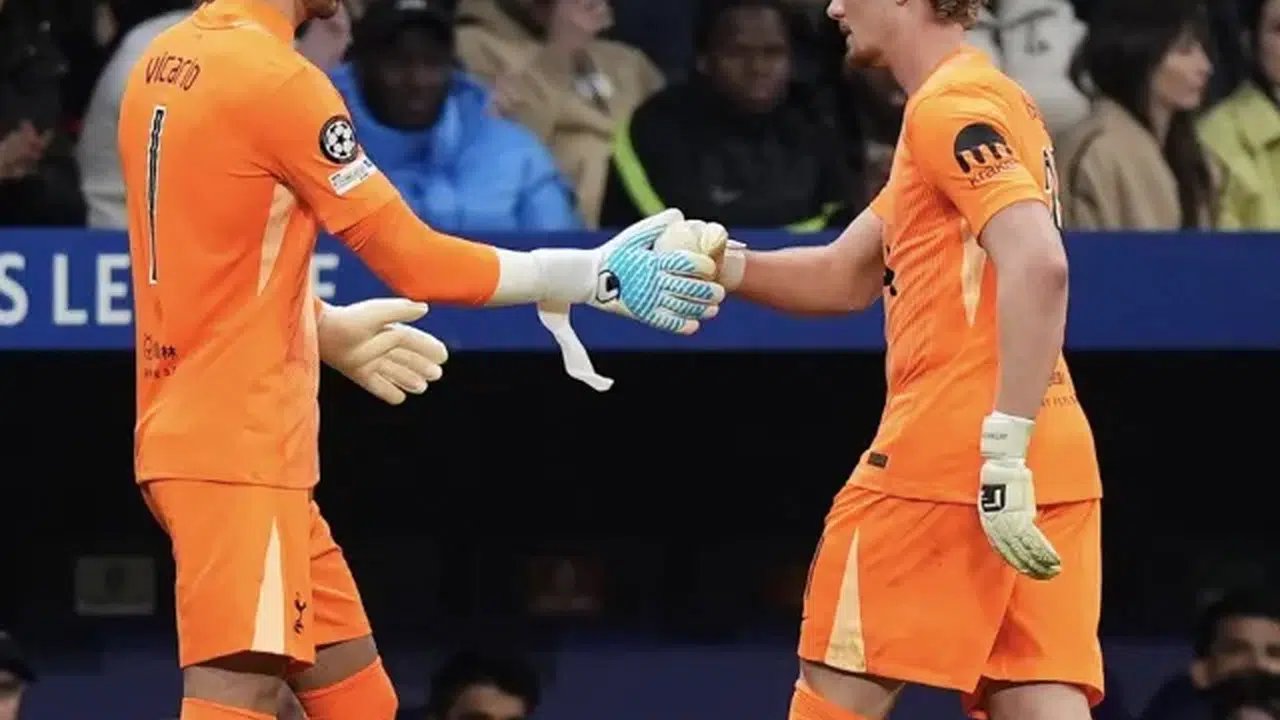 Şampiyonlar Ligi’nde Dikkat Çeken Karar! Tudor Kaleciyi 17. Dakikada Çıkardı