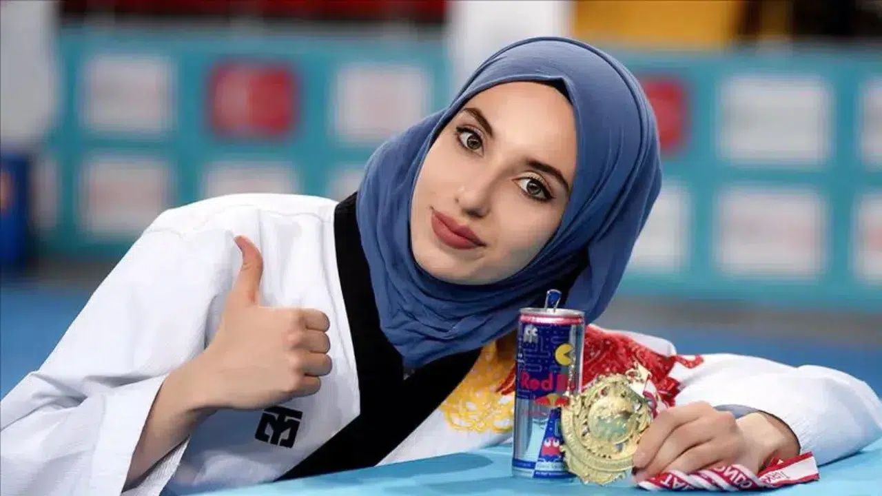 Rakiplerine Şans Tanımadı! Kübra Dağlı’dan İki Altın Birden