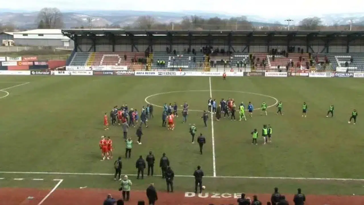 Düzcespor - Sebat Gençlikspor maçında ne oldu, neden olay çıktı?