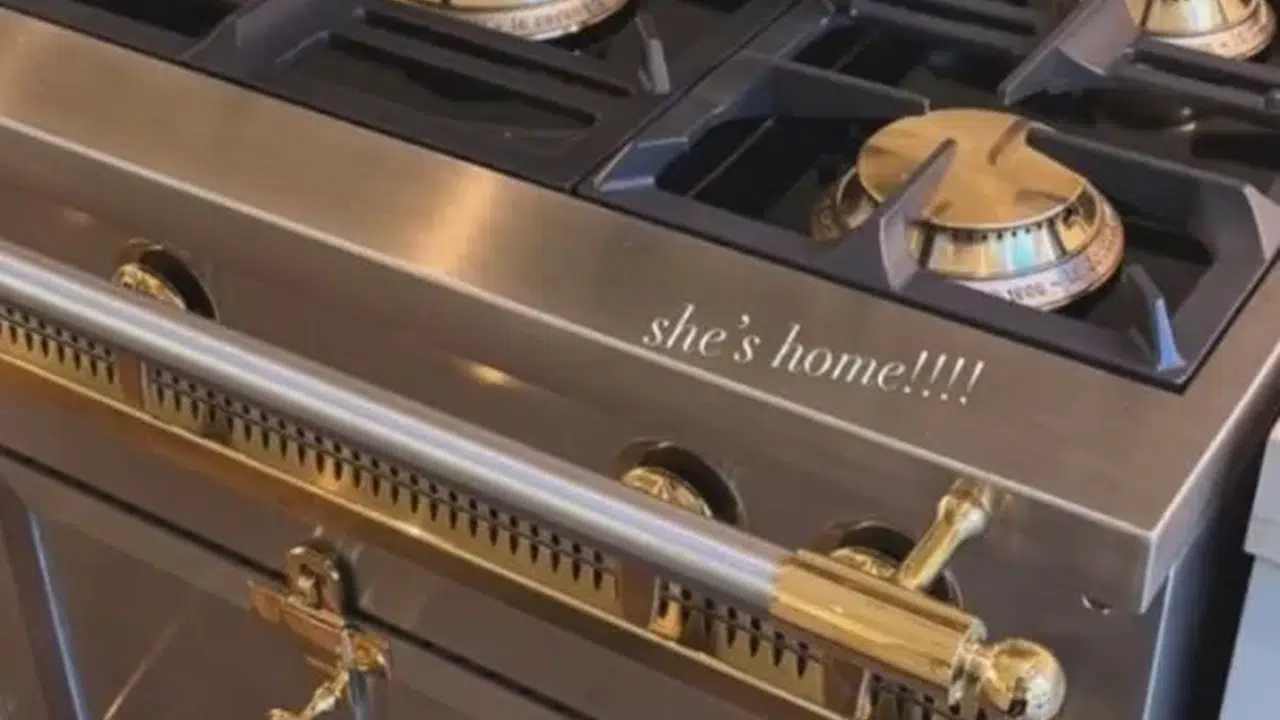 Kylie Jenner’ın Evindeki 5 Milyon TL’lik Fırın Sosyal Medyada Geniş Yankı Uyandırdı!