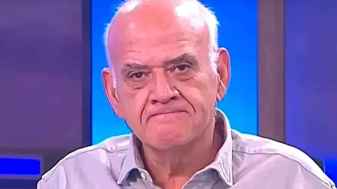 DERBİDE HAKEM KARARLARI TARTIŞMA MI YARATTI? Ahmet Çakar neden '3 kırmızı kart çıkmalıydı' dedi?