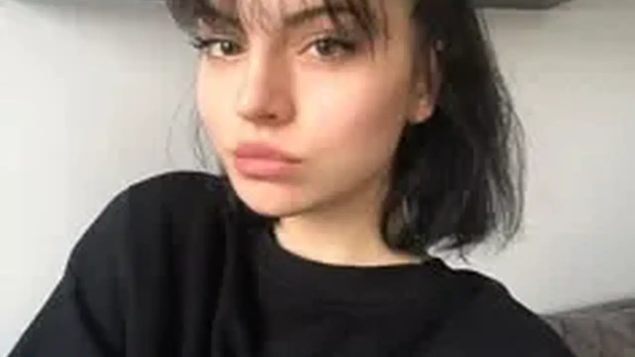 ECEM USTAOĞLU HAYATI VE KİMDİR! Yaşı kaç, hangi dizilerde oynadı?