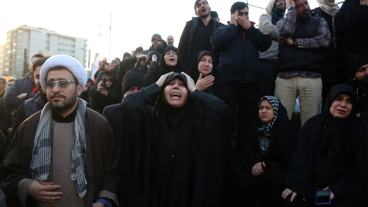 Hamaney’in ölümü sonrası İran’da sokak gösterileri düzenlendi