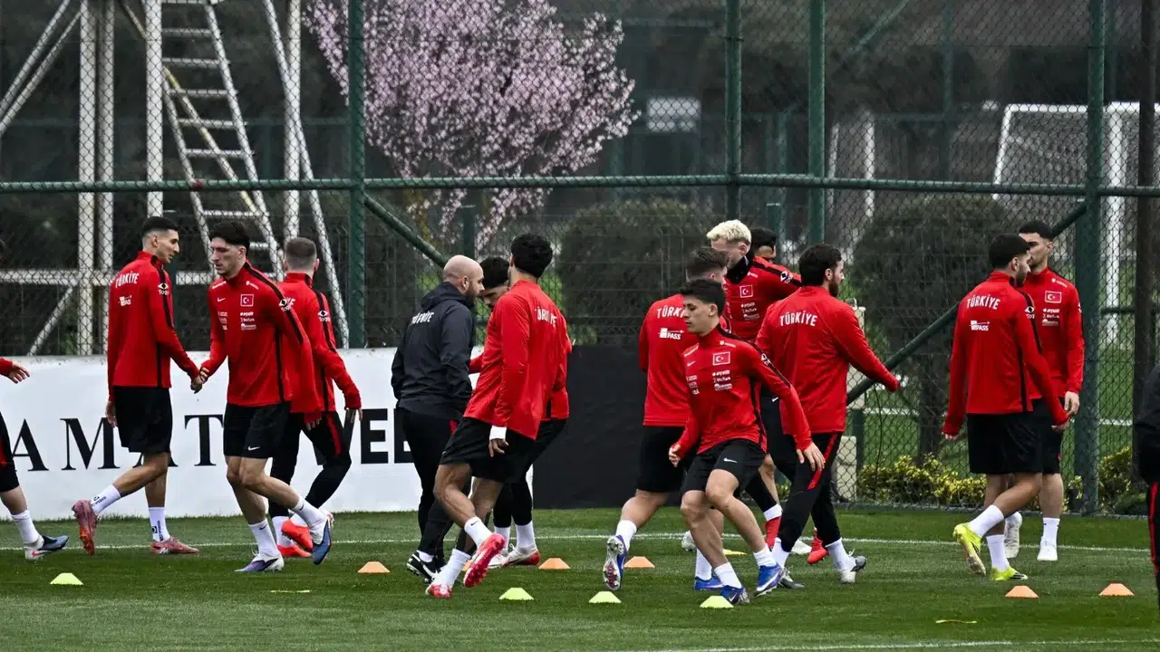 TÜRKİYE-ROMANYA MAÇI HANGİ KANALDA? Saat kaçta, şifresiz mi, hangi gün, hangi statta?