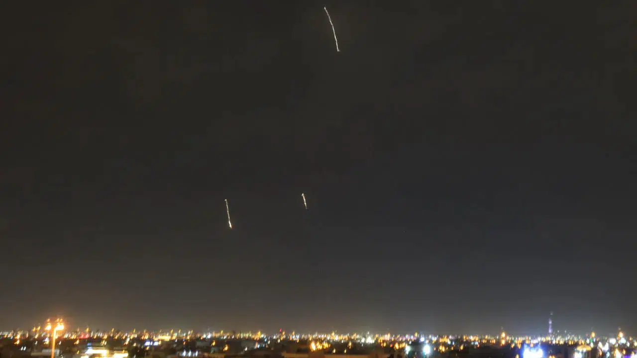 Doha’da Geceyi Sarsan Patlama Sesleri! Katar’dan 'Evden Çıkmayın' Uyarısı