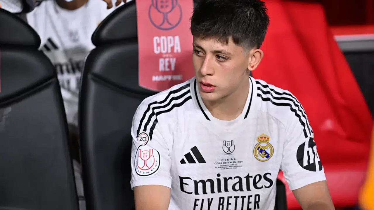 ARDA GÜLER REAL MADRİD’DE YEDEK Mİ KALACAK? Bellingham sahalara ne zaman dönüyor, Arbeloa ne düşünüyor?