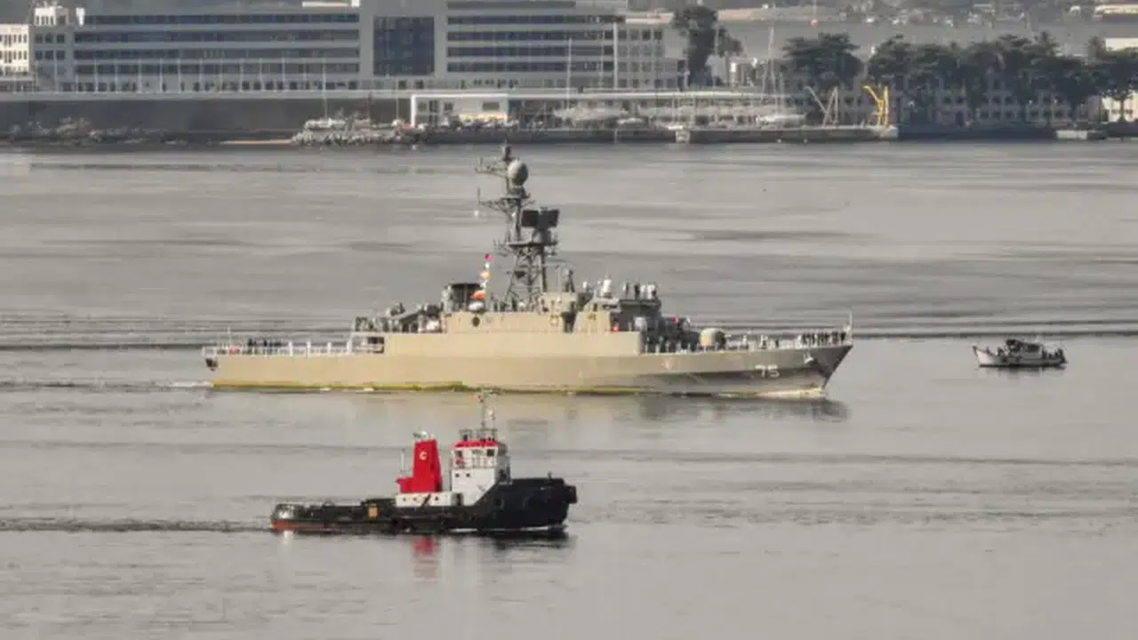 ABD Denizaltısından Ölümcül Saldırı: İran Fırkateyni Sulara Gömüldü