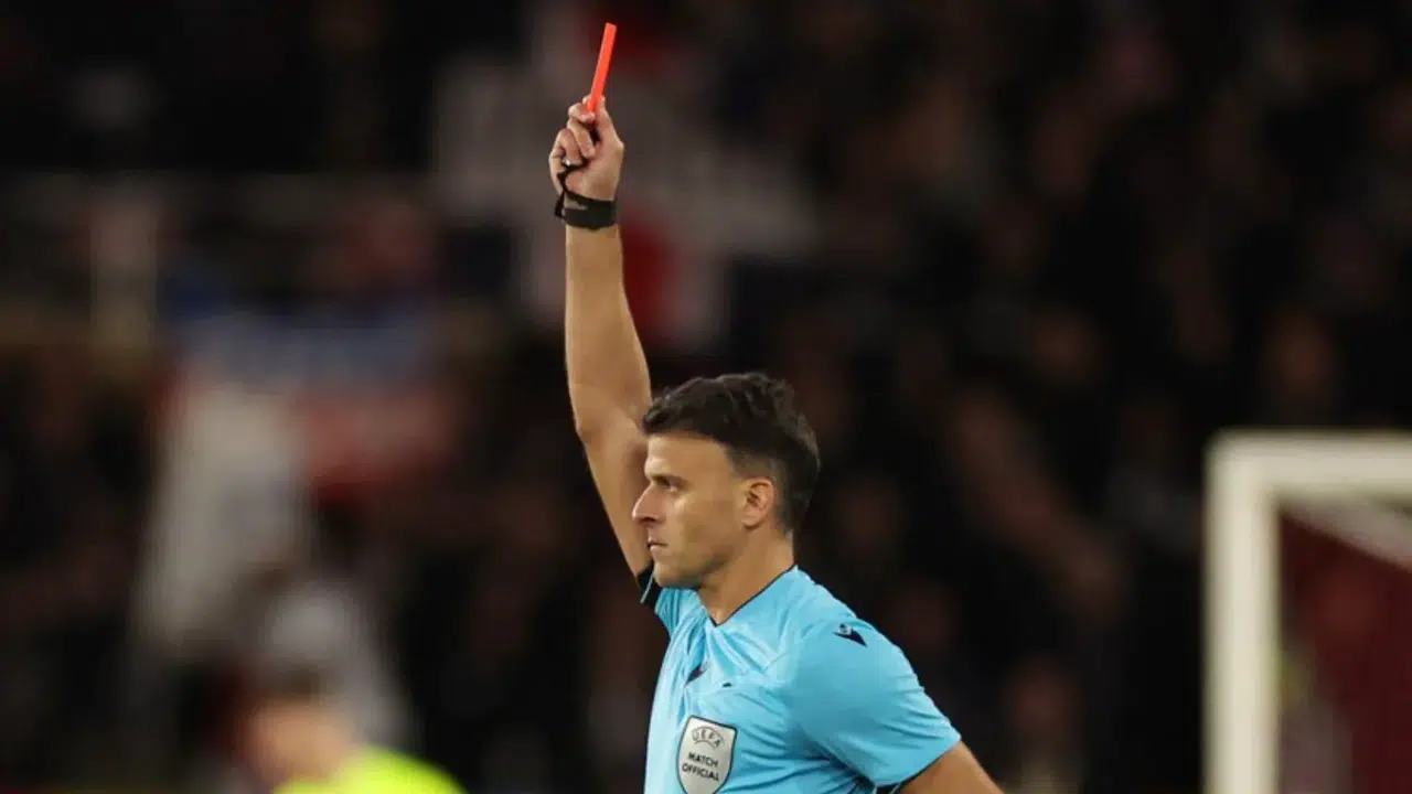 JESUS GİL MANZANO HANGİ ÜLKENİN HAKEMİ! Kaç yaşında, Galatasaray ve Türk takımlarının maçlarını daha önce yönetti mi?