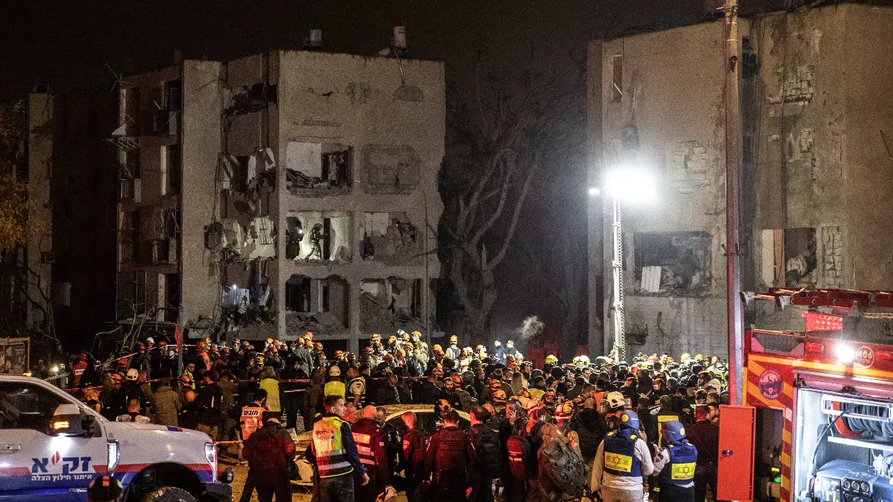 Gece Yarısı Kabusu: İran Füzeleri Dimona’yı Vurdu, Sirenler Susmadı