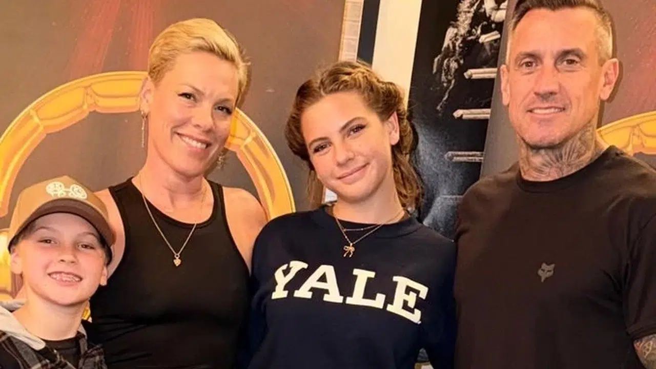 Pink ve Hart’tan Sosyal Medyada Aile Mesajı, Boşanma Söylentileri Boş Çıktı