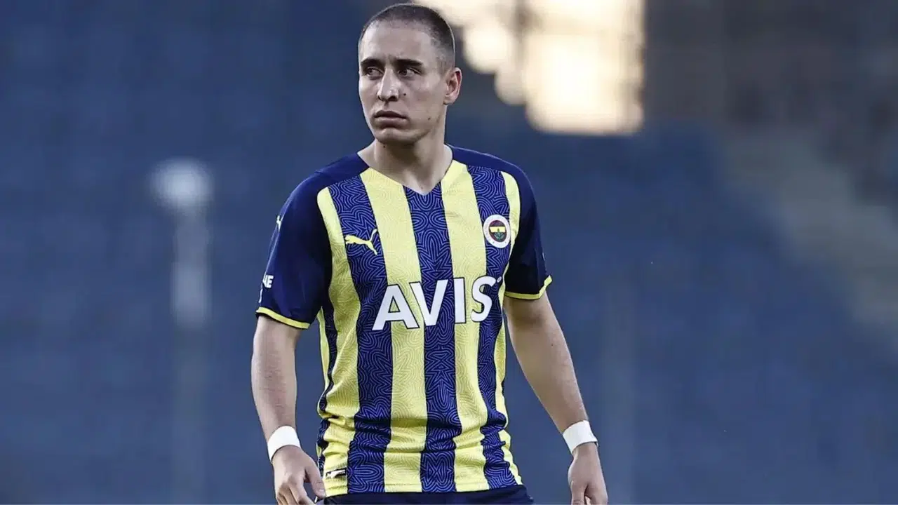 FB EMRE MOR TRANSFERİ SON DURUMU! Fenerbahçe’den Ayrılacak mı, Yeni Takımı Belli Oldu mu, İstanbul’da mı Kalacak?