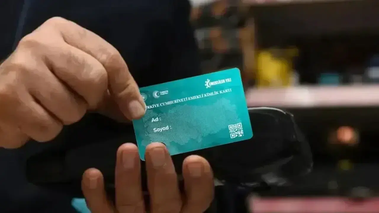 EMEKLİ KARTI NEDİR! Kimler Alabilir, Nasıl Başvurulur ve Ne İşe Yarar?